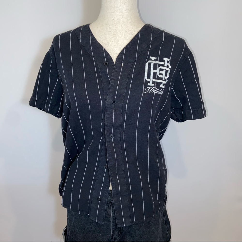 Hollister Los Angeles button up baseball shirt. Black white striped. Size Small